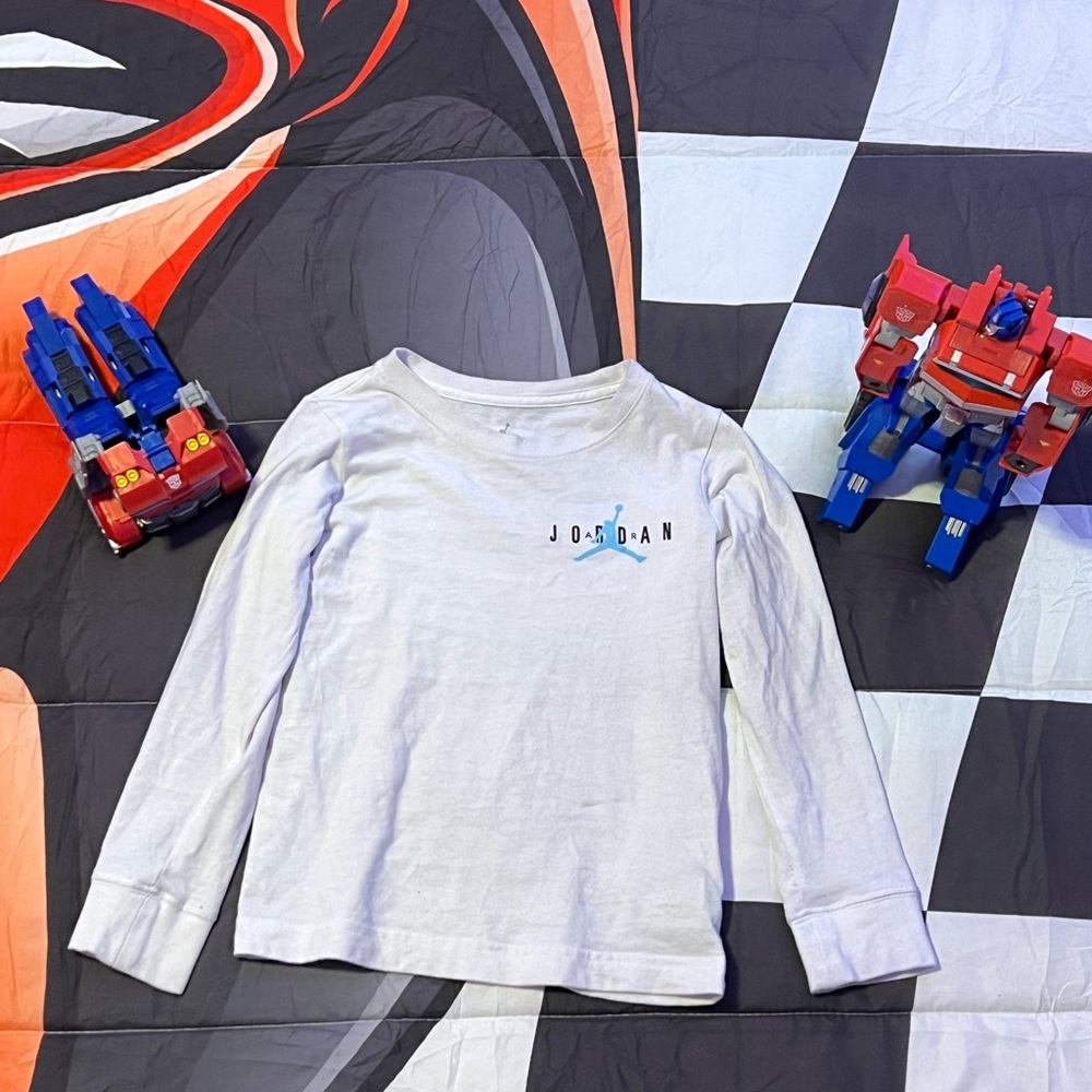 Jordan Boys long sleeve shirt
